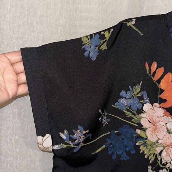 SHEIN 2X Black Floral Magnolia Short Drop Sleeve V Neck Blouse - Picture 5 of 12